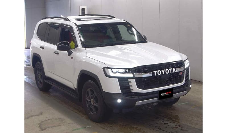 2022 Toyota Land Cruiser image-2