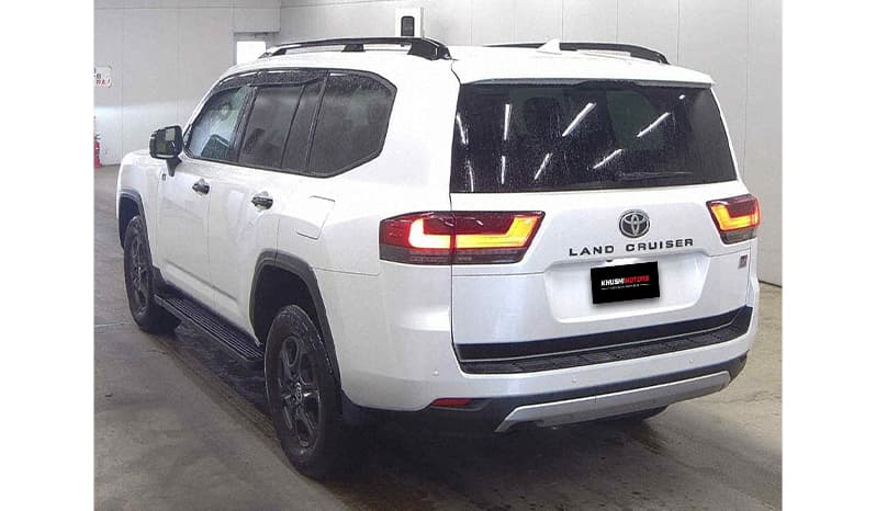 2022 Toyota Land Cruiser image-3