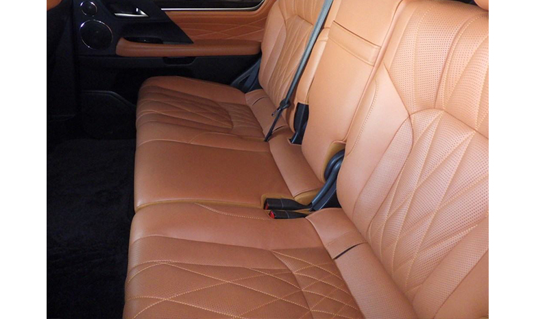 2018 Lexus LX570 image-3
