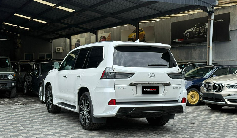 2018 Lexus LX570 image-10