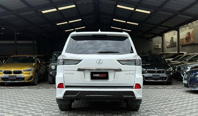 2018 Lexus LX570 image-11