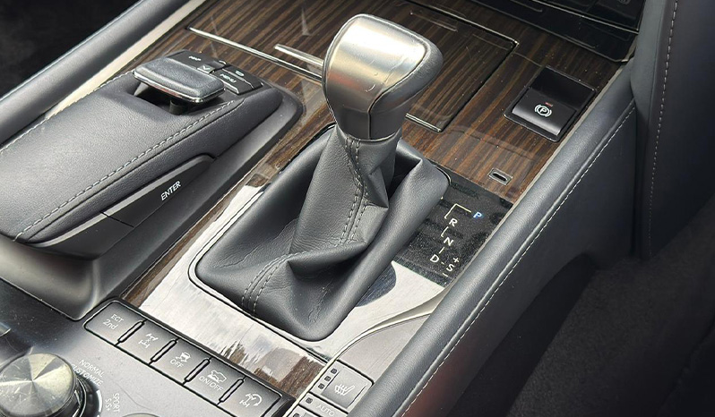 2018 Lexus LX570 image-17