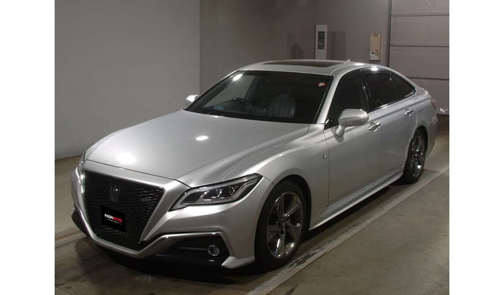 2018 Toyota Crown image-2