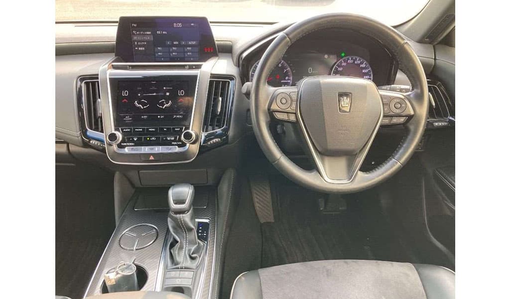 2018 Toyota Crown image-5