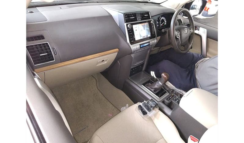 2018 Toyota Land Cruiser Prado image-6