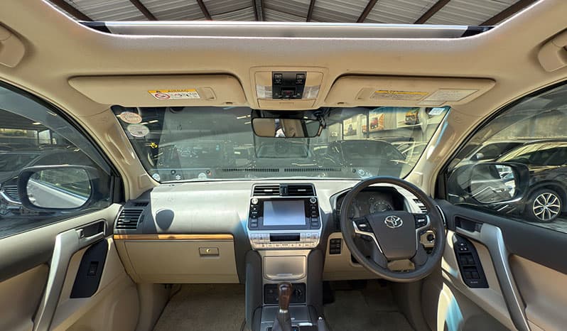 2018 Toyota Land Cruiser Prado image-12