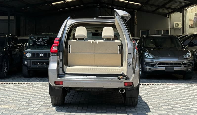 2018 Toyota Land Cruiser Prado image-16
