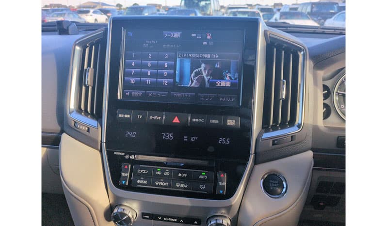 2019 Toyota Land Cruiser ZX image-10