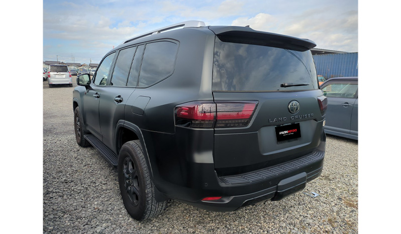 2021 Toyota Land Cruiser image-2