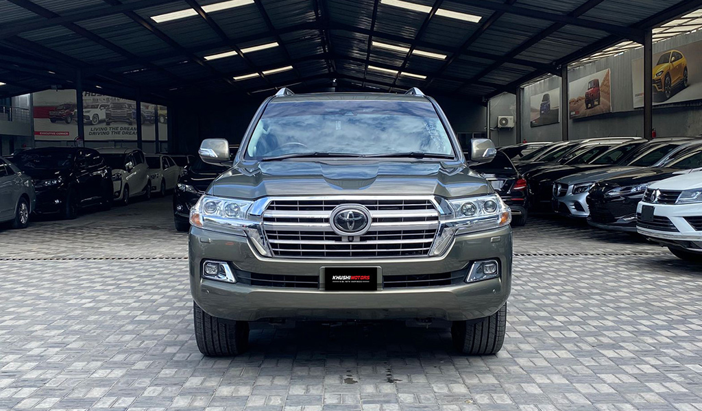 2017 Toyota Land Cruiser image-1