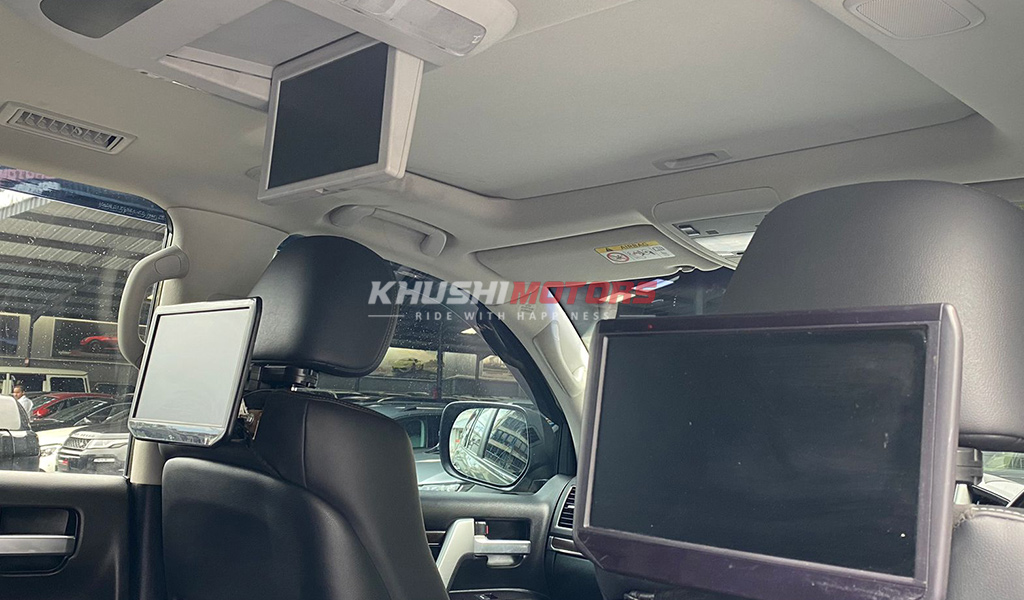 2017 Toyota Land Cruiser image-4
