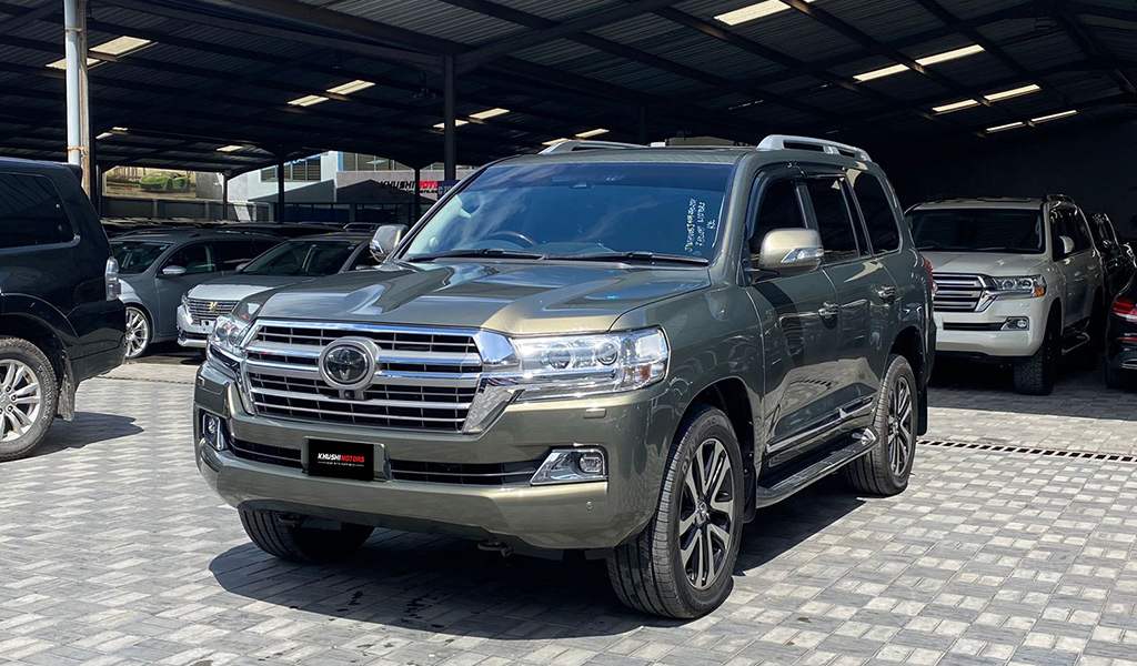 2017 Toyota Land Cruiser image-9