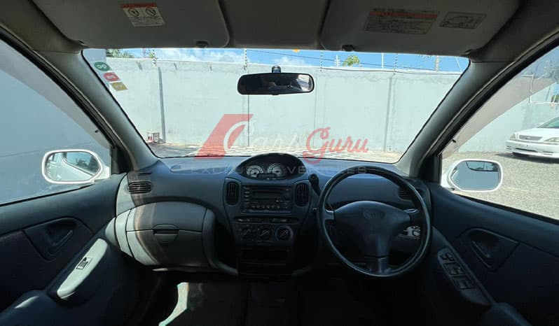 2002 Toyota Funcargo image-6