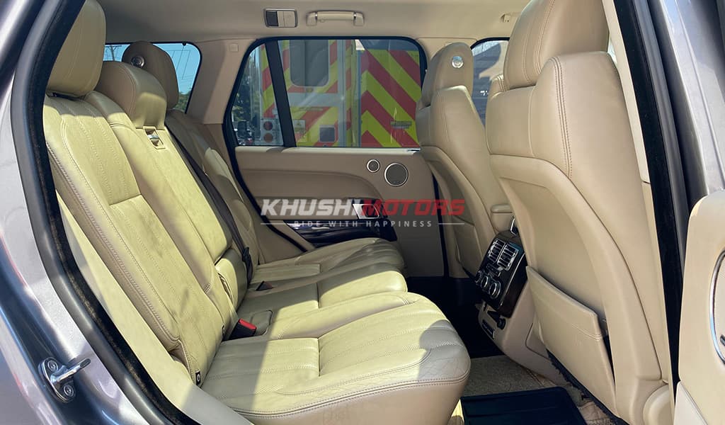 2014 Land Rover Range Rover Vogue image-3