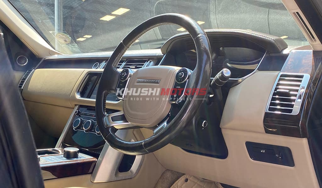 2014 Land Rover Range Rover Vogue image-6