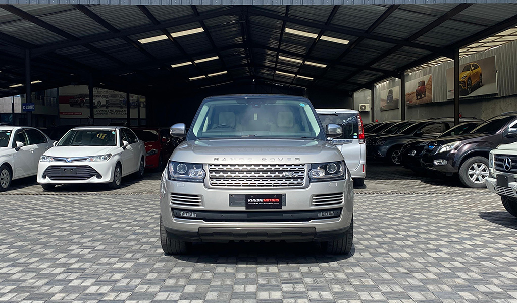 2017 Land Rover Range Rover Vogue image-1