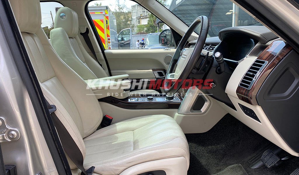 2017 Land Rover Range Rover Vogue image-8
