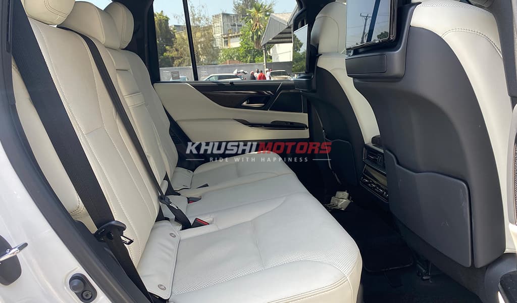 2023 Lexus Lx500d image-4