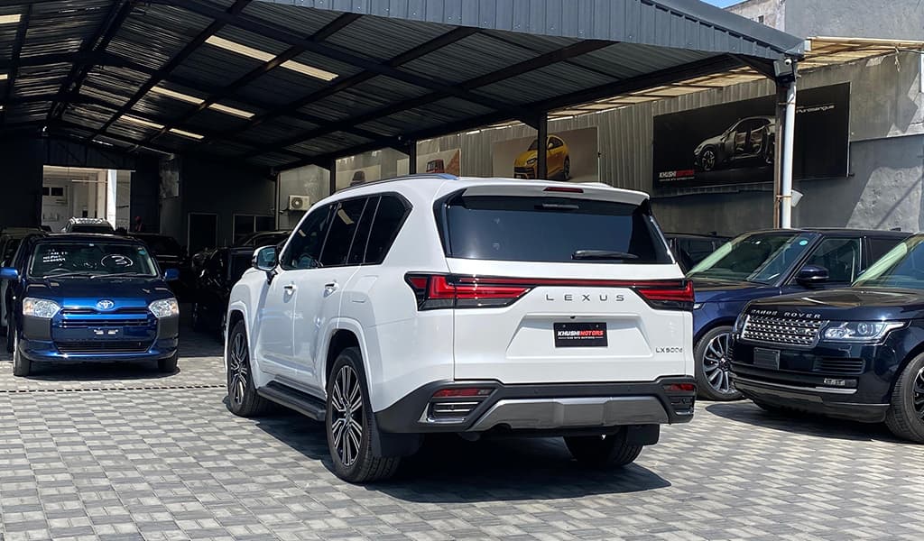 2023 Lexus Lx500d image-11