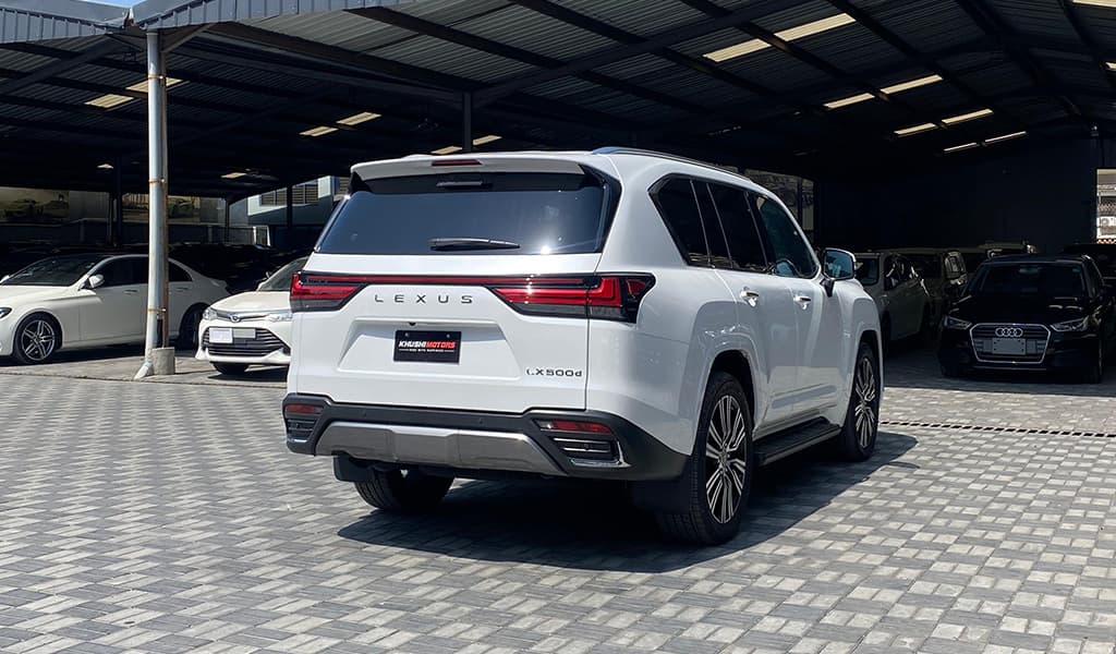 2023 Lexus Lx500d image-13