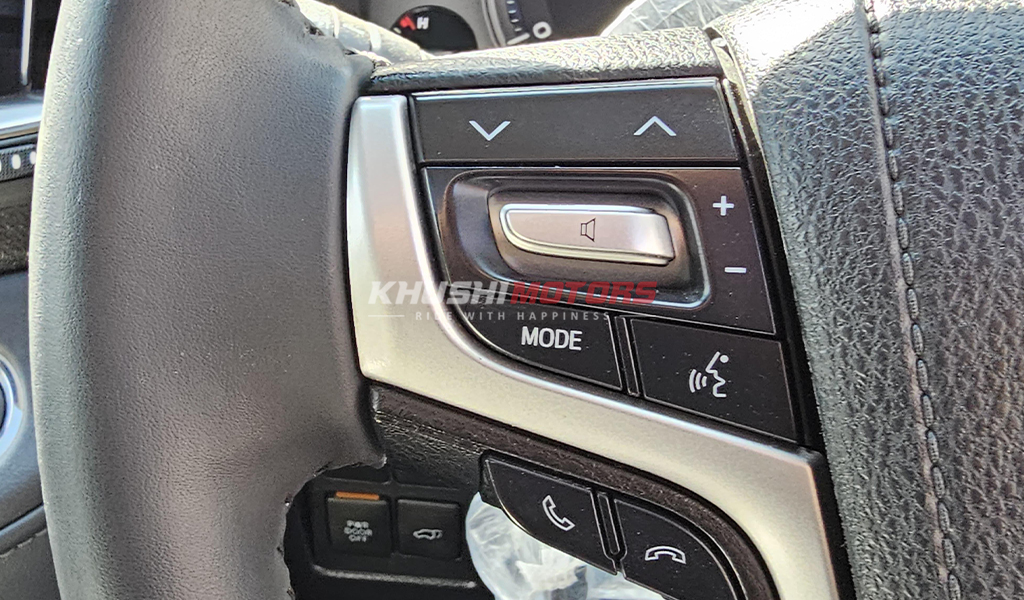 2017 Toyota Land Cruiser Sahara image-9