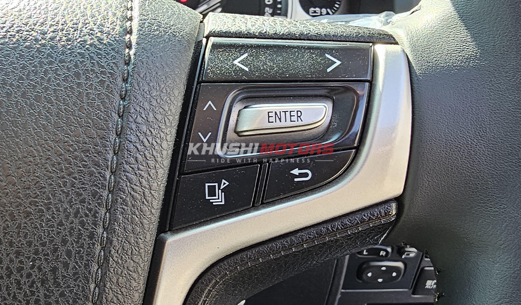 2017 Toyota Land Cruiser Sahara image-11