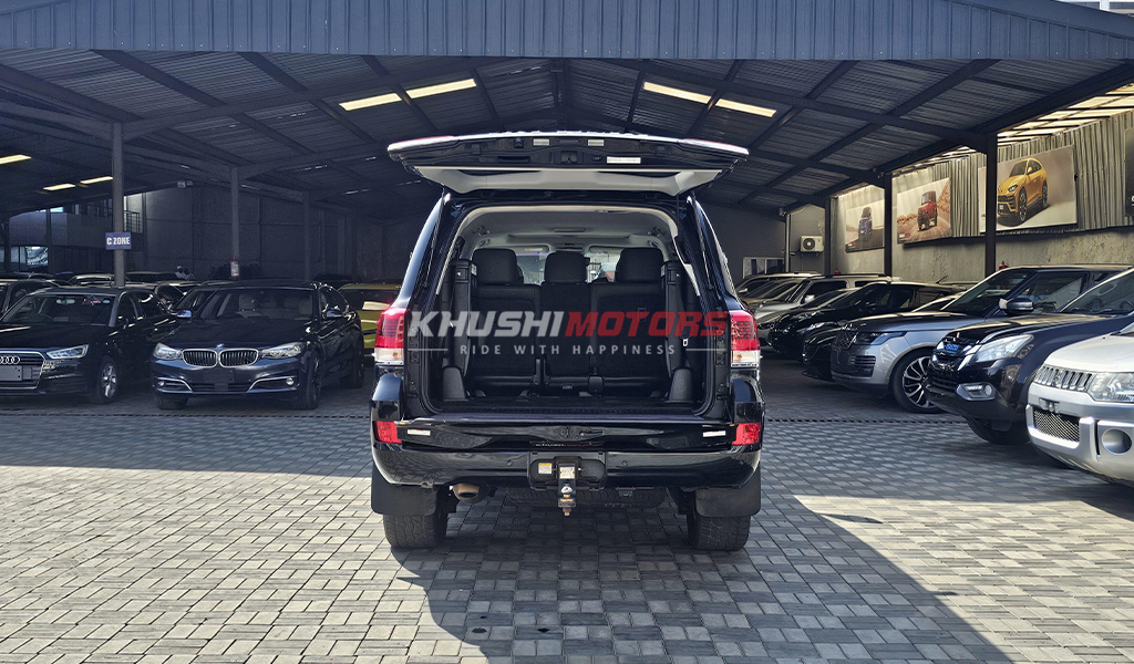 2017 Toyota Land Cruiser Sahara image-16