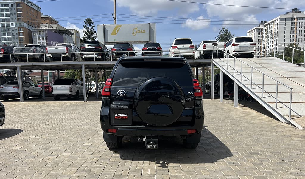 2022 Toyota Land Cruiser Prado image-5
