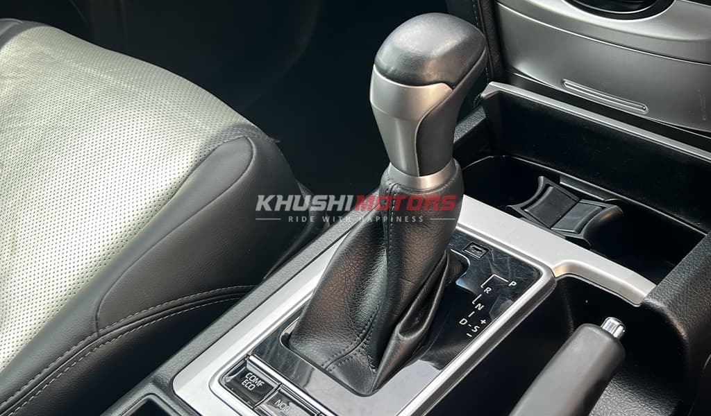 2022 Toyota Land Cruiser Prado image-13