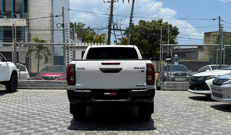 2023 Toyota Hilux image-5