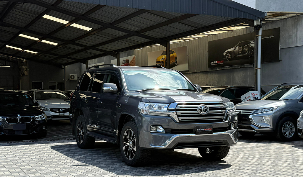 2015 Toyota Land Cruiser image-1