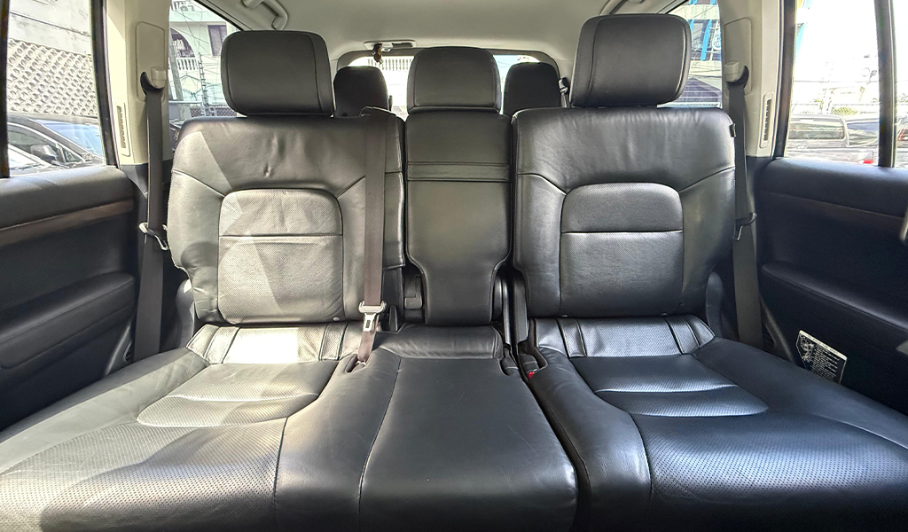 2015 Toyota Land Cruiser image-12