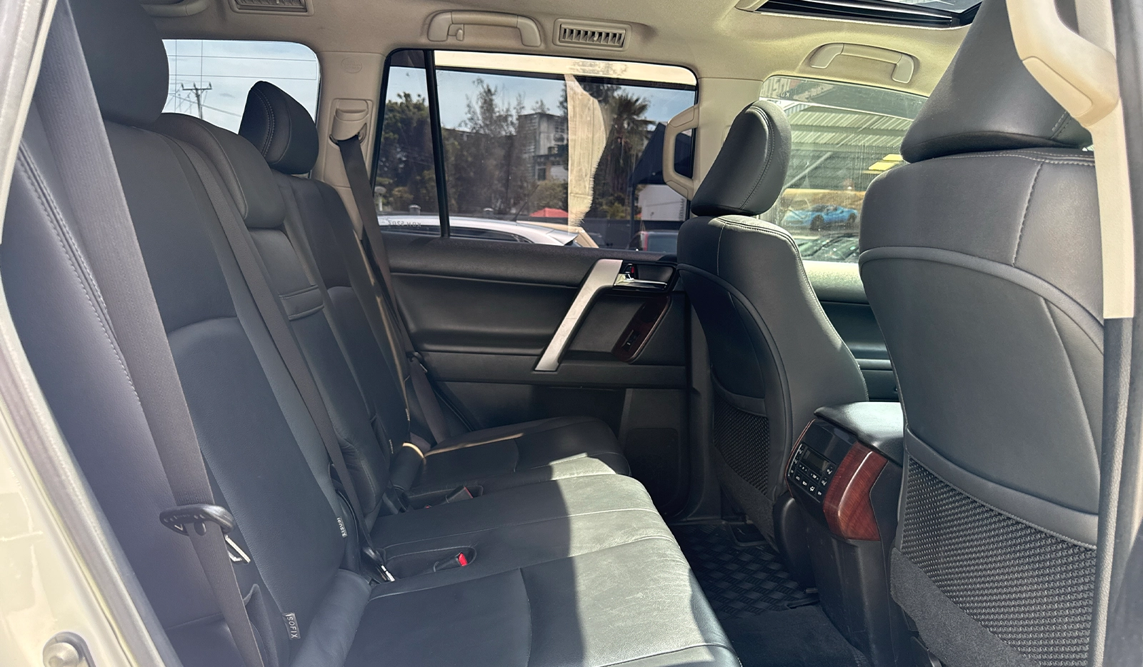 2016 Toyota Land Cruiser Prado image-7