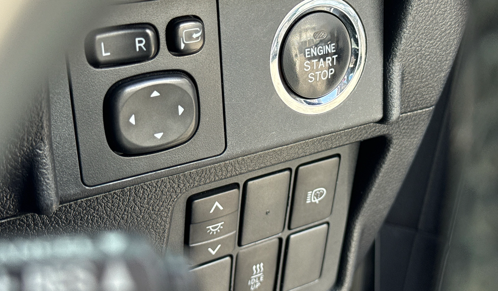 2016 Toyota Land Cruiser Prado image-11
