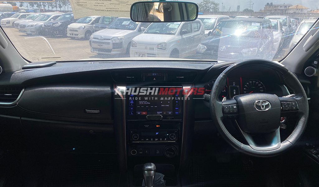 2017 Toyota Fortuner image-6