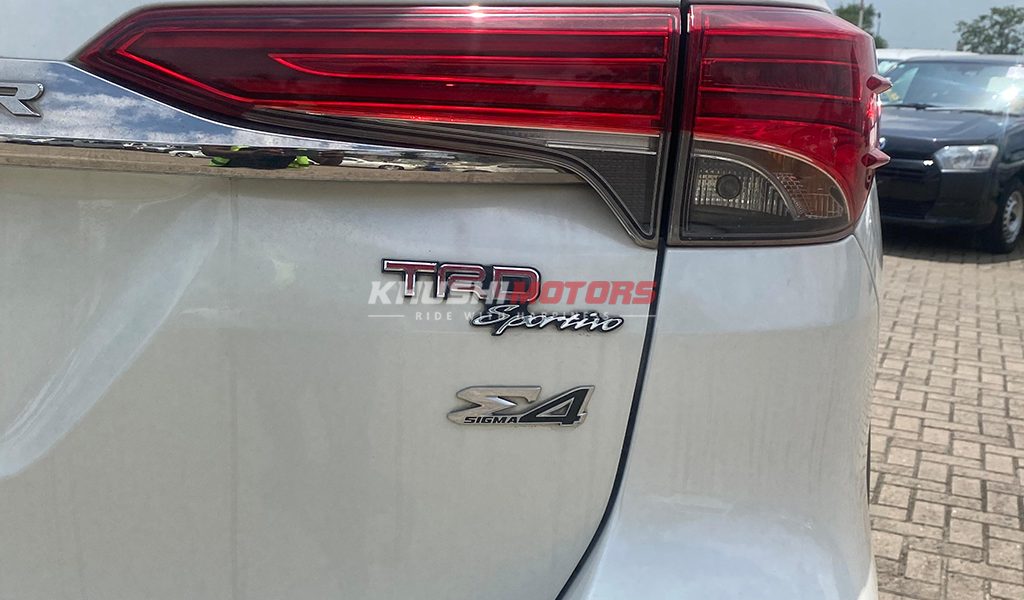 2017 Toyota Fortuner image-10