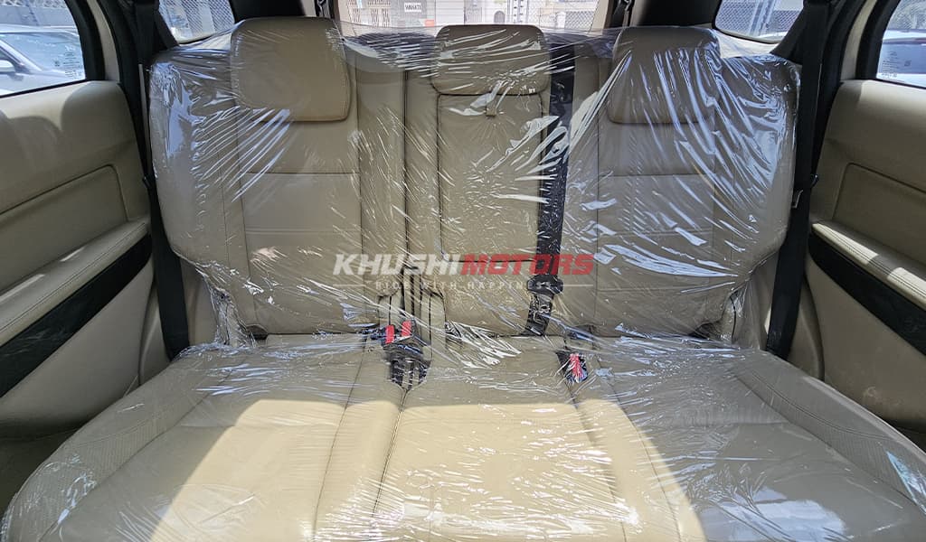2017 Ford Everest image-21