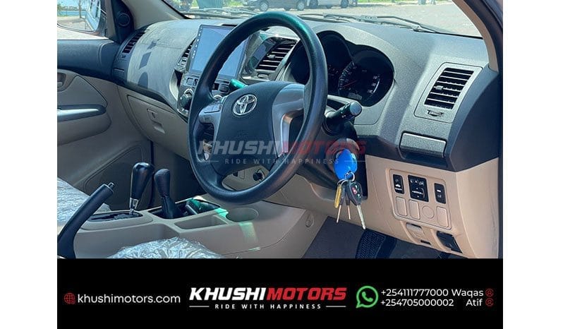 2015 Toyota Hilux image-11