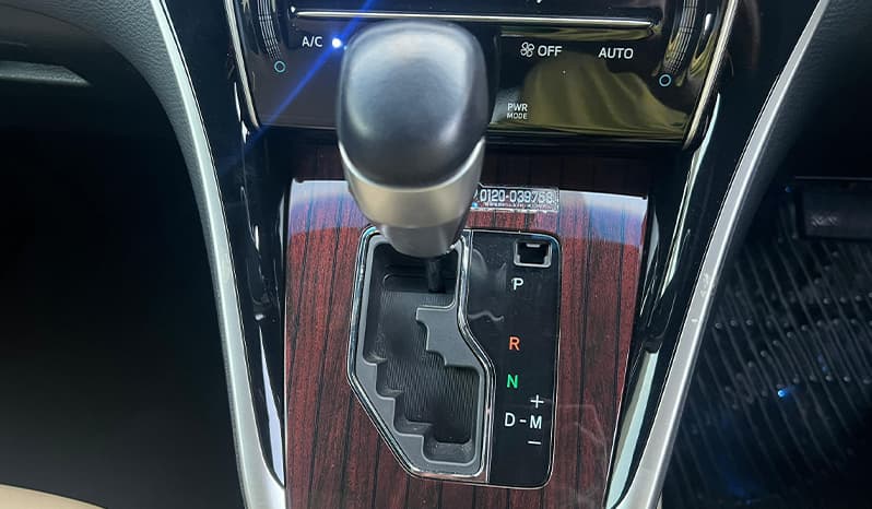 2014 Toyota Harrier image-14