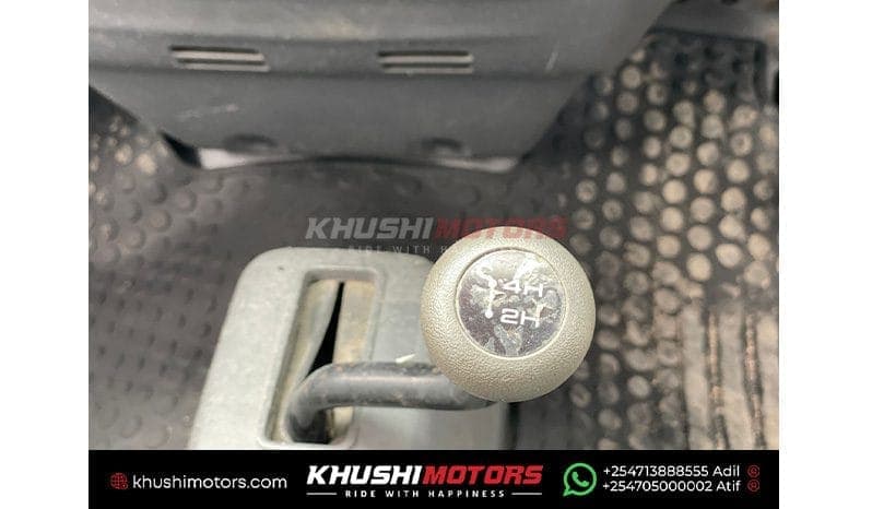 2013 Mazda Bongo image-8