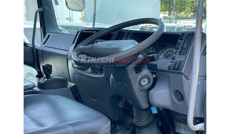 2013 Isuzu Forward image-3