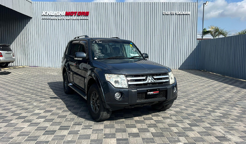2007 Mitsubishi Pajero image-1
