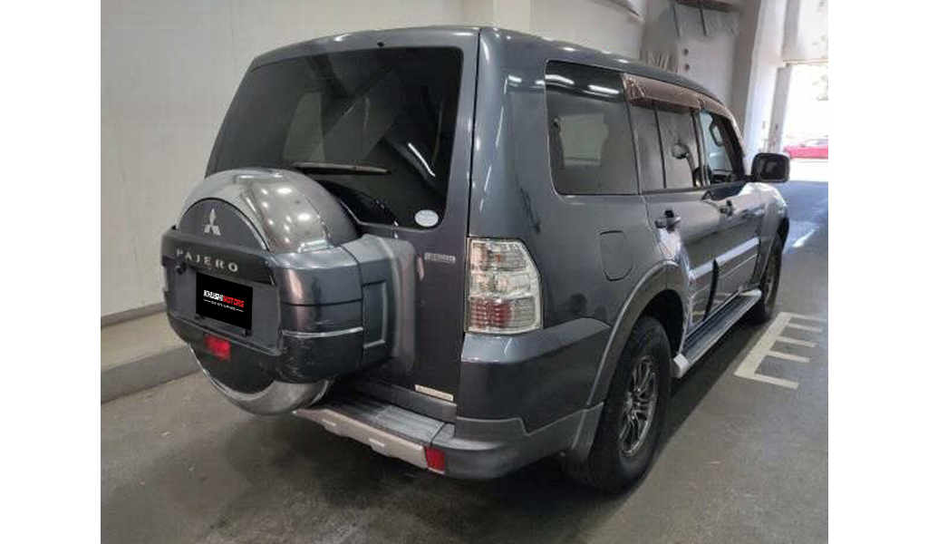 2007 Mitsubishi Pajero image-4