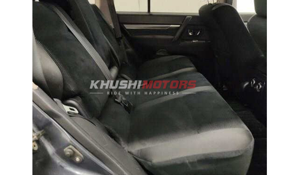 2007 Mitsubishi Pajero image-6