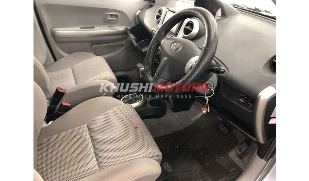 2002 Toyota Runx image-5