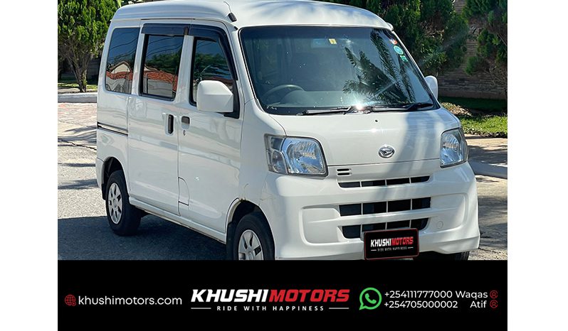 2015 Daihatsu Hijet Van image-2