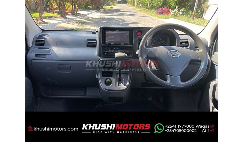 2015 Daihatsu Hijet Van image-5