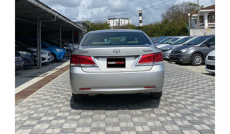 2016 Toyota Crown image-5