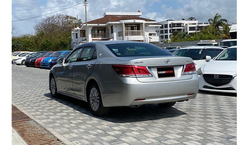 2016 Toyota Crown image-8