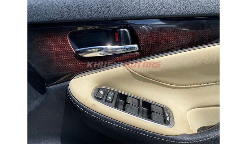2016 Toyota Crown image-11